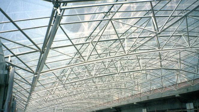 泰兴网架公司的黑色压型钢板的吊装步履有哪些